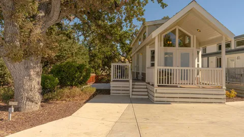 Premium Cottage 1 Bedroom — image 1 of 13