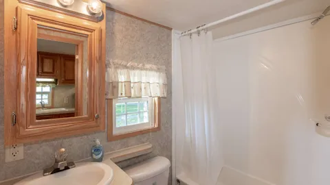 Cottage Vacation Rental (Sleeps 6) — image 10 of 10
