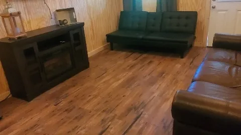DRY LODGE ROOM  River View — image 2 of 13