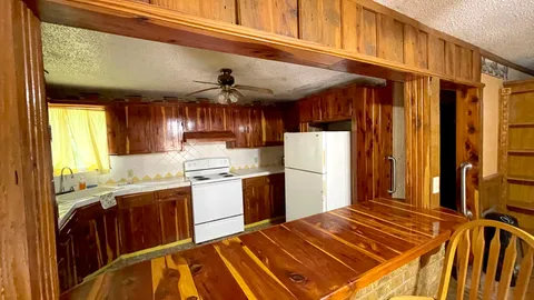 Cabin 21 — image 2 of 5