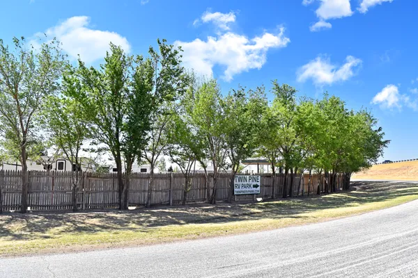 Twin Pine RV Park – photo 1