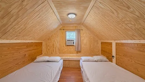 Off-Water Yogi Bear™ Cabin — image 2 of 6