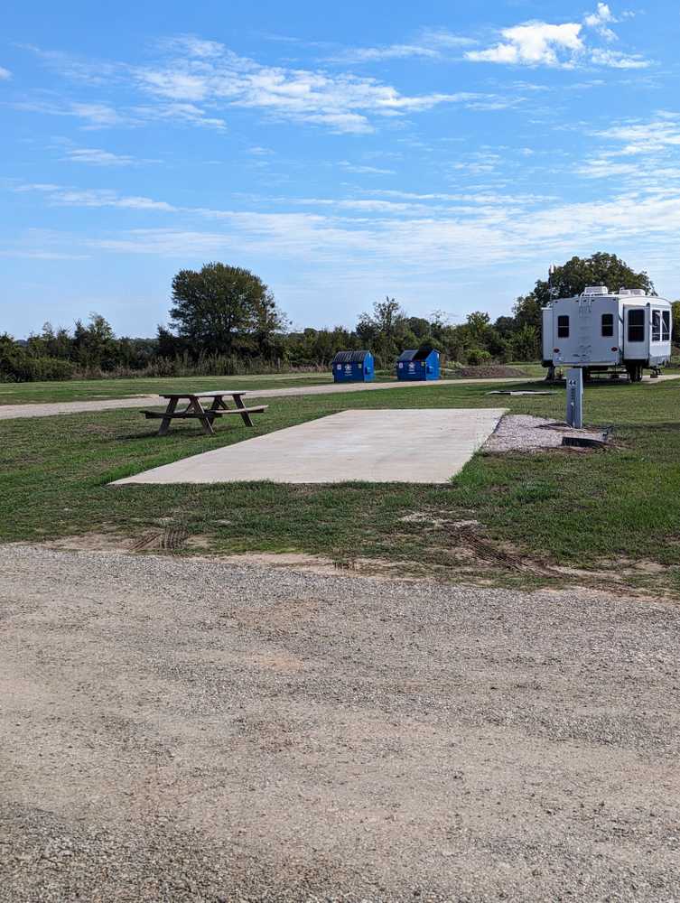 Elm Creek RV Park, Lincoln, Texas - Photo 4