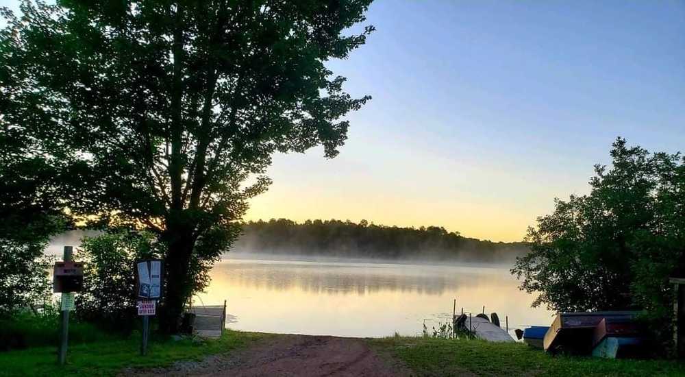 Deluxe Lakefront Tent Site