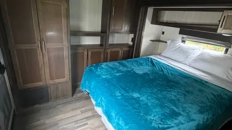 2 Bedroom RV — image 9 of 9