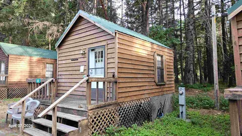 Doe Cabin — image 2 of 12