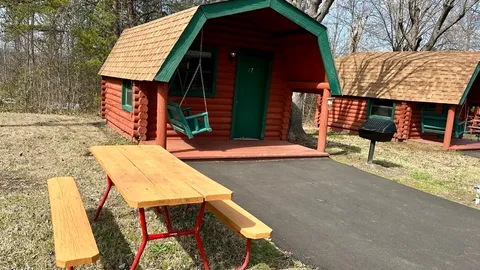 1 ROOM PRIMITIVE CABIN — image 1 of 6