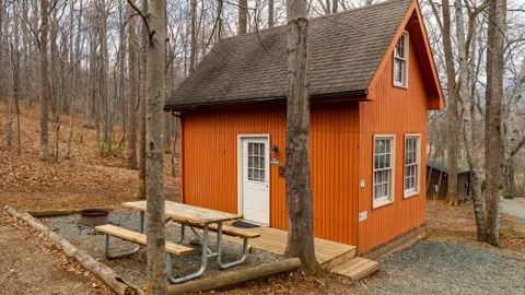 Mountain View Cabin for 6 — image 6 of 6