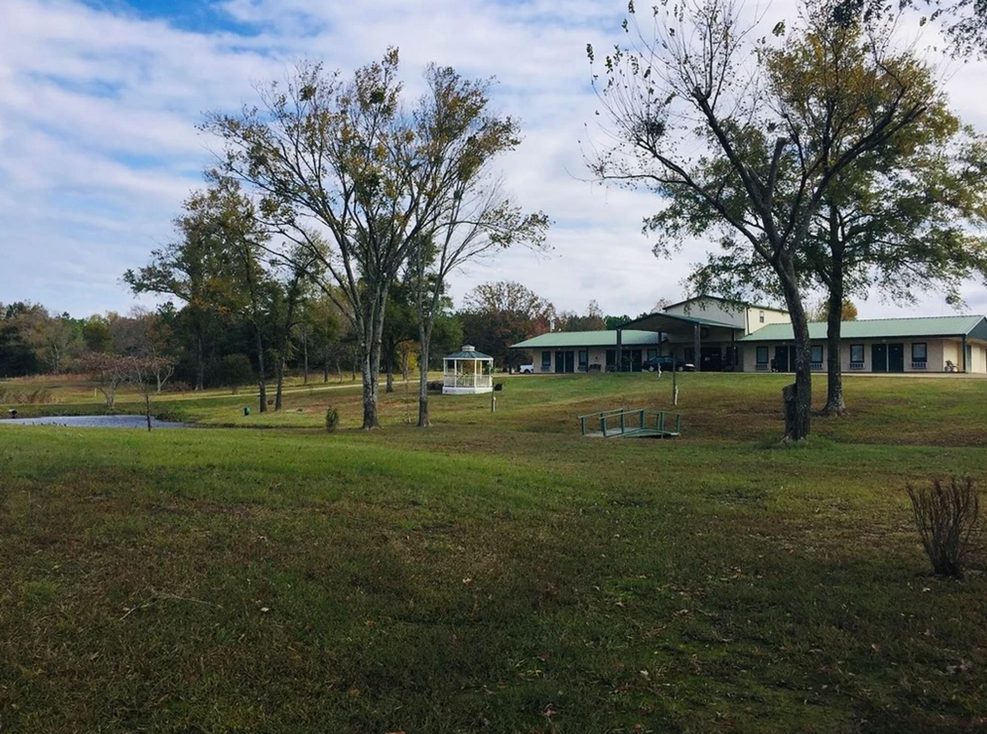 Lucky Buck's Lodge & RV Park