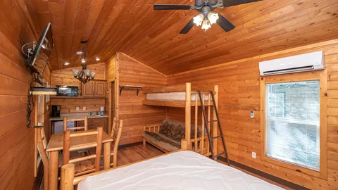 Lazy Bear Cabin — image 2 of 9