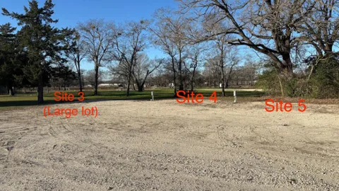 Large Lot 30/50 Full Hook-Up Back-In Site — image 2 of 2