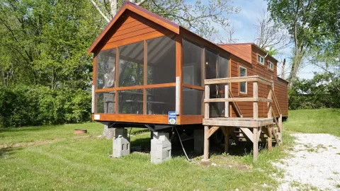 Lakeview Cindy Bear™ Cabin — image 1 of 9