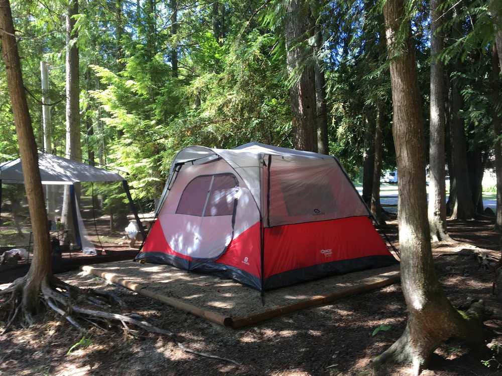 Comfort: Tent - 15amp & Water