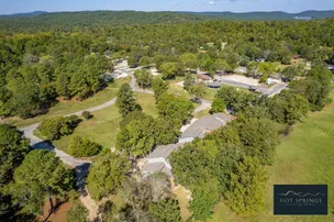 Lake Hamilton Escape – photo 2