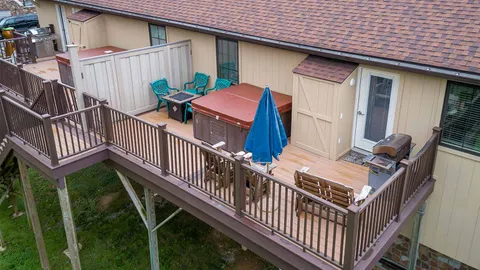 Group Lodge 2 — image 2 of 16