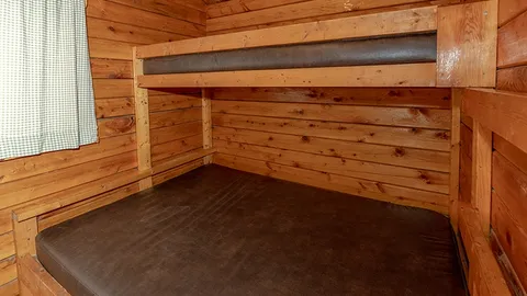 Large Cabin Rental E — image 2 of 9