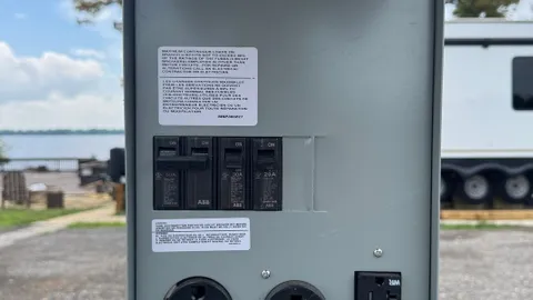 30/50amp Full Hook-up RV — image 2 of 7
