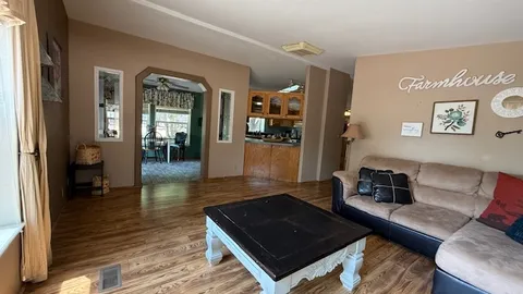 Cabin — image 3 of 3