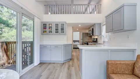 River’s Edge Cabin — image 10 of 10