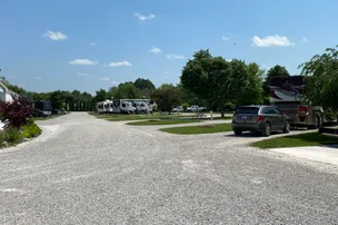 Cave Country RV Campground – photo 4
