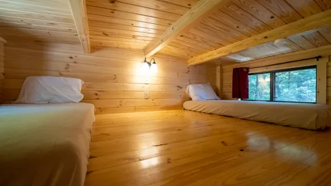 White Pine Cabin — image 2 of 6