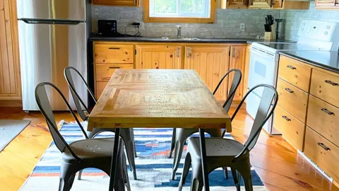 Cottage — image 2 of 7