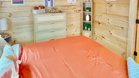 Charming Cabin with Loft — image 2 of 16