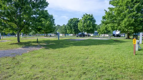 Pull-Thru FHU RV Site — image 6 of 6
