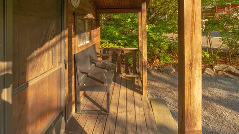 Frontier Log Cabin — image 2 of 18