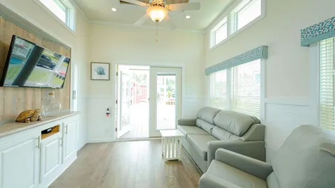 Carolina Cottage 1 Bedroom w/ Rooftop Terrace — image 2 of 12