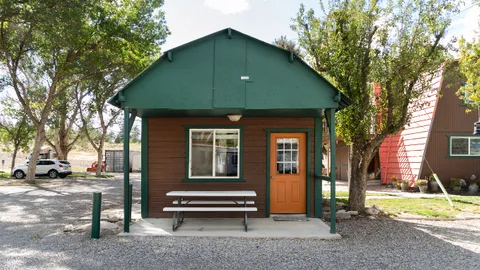 Cabin — image 6 of 6