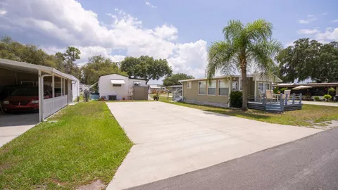 Elite Full Hookup RV Site — image 1 of 4
