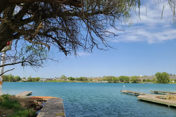 Cascade Marina and Resort – photo 1