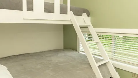 Deluxe 2 Bedroom Cottage — image 14 of 14