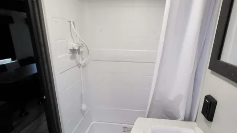 Rental RV — image 2 of 11