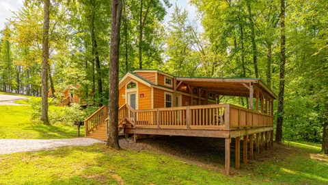 Christmas Cabin — image 11 of 11