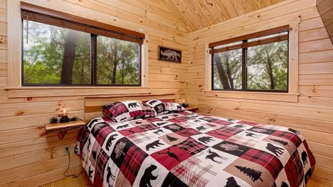 Waterfront Rancher 2 Bedroom — image 2 of 6