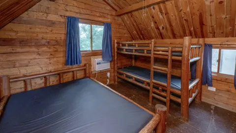 Small Cabin — image 8 of 8