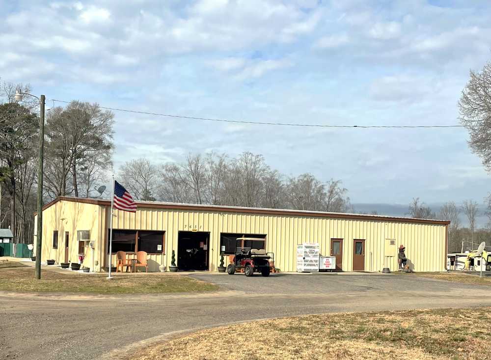 Isle of Wight Family Campground, Windsor, Virginia - Photo 4