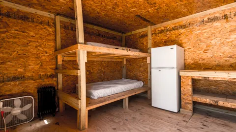 Cabin 6 - Small — image 2 of 8