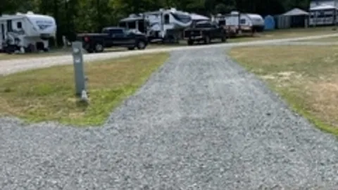 Pull-Through Full Hook Up Site — image 1 of 3