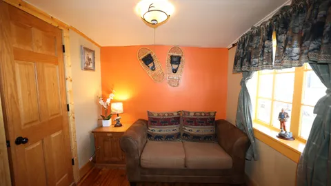 Stagecoach Cabin — image 2 of 14