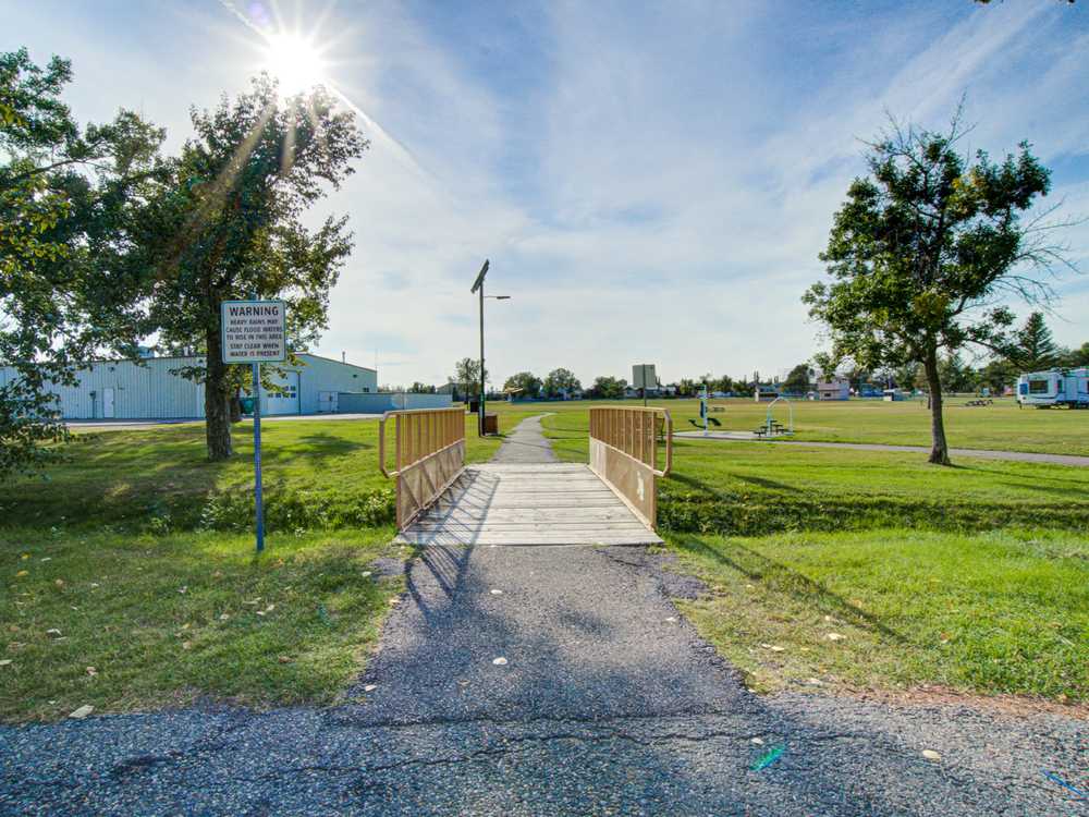 Centennial Park Campground, Claresholm, Alberta - Photo 4