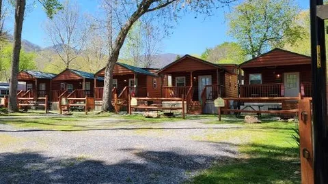 Chalet-sleeps 4 — image 11 of 11