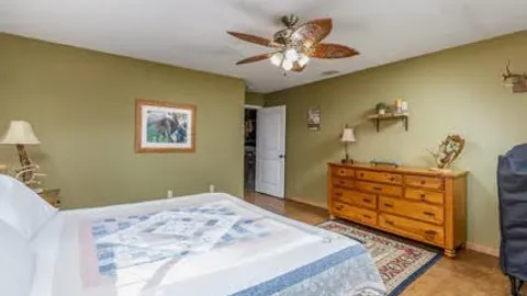 Cave Creek River Retreat — image 2 of 9