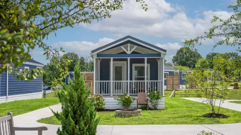 Premier Cottages - 2 Bedroom — image 1 of 14