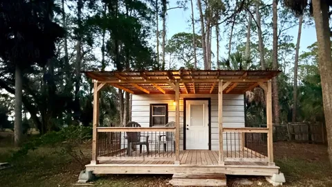 Cabin 5 — image 11 of 11