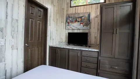 Candy Cane Cottage — image 2 of 10