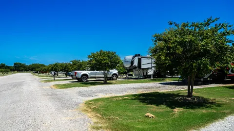 XL Full Hookup RV Site (Pull-Through) — image 3 of 3
