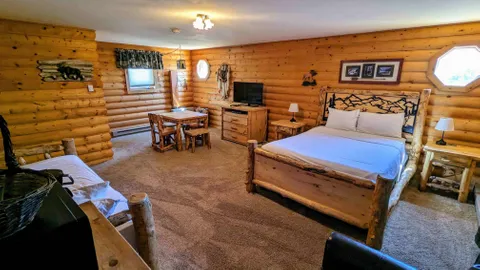 Trapper Lodge Room — image 1 of 3